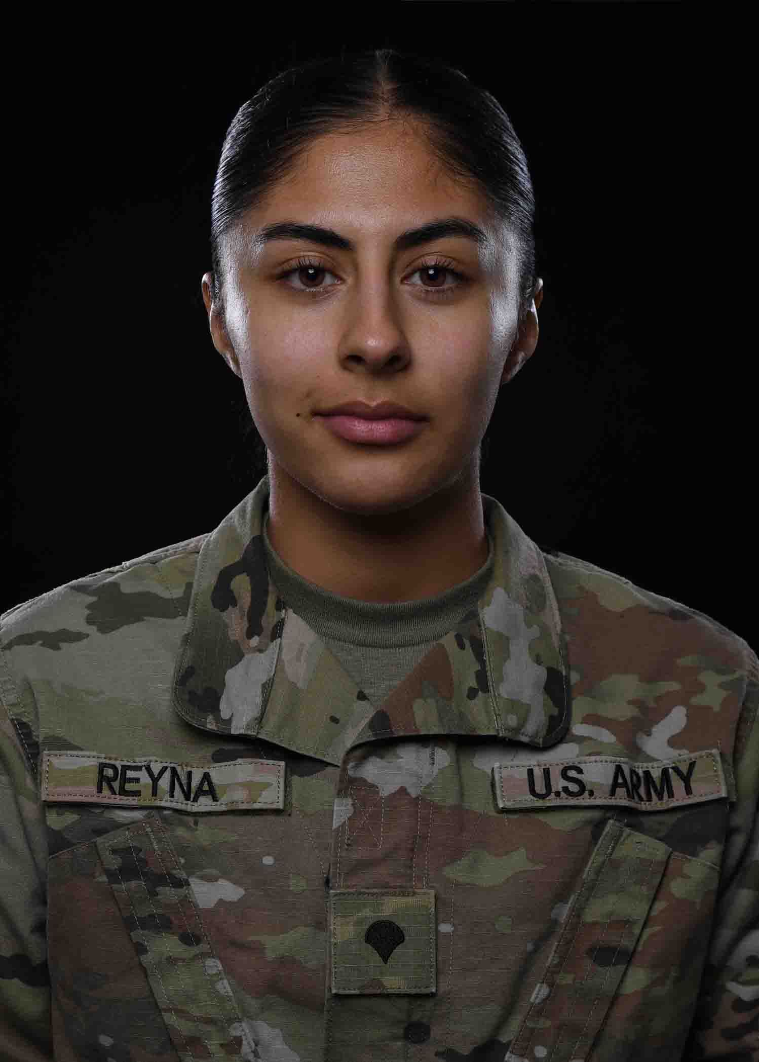 SPC_Reyna_HS_2023_5x7_S.jpg